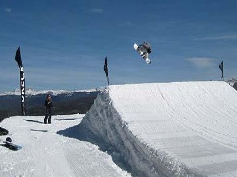Salta con la tabla de snow /tb_snow2.jpg
