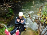  Sitzen in der Baracke