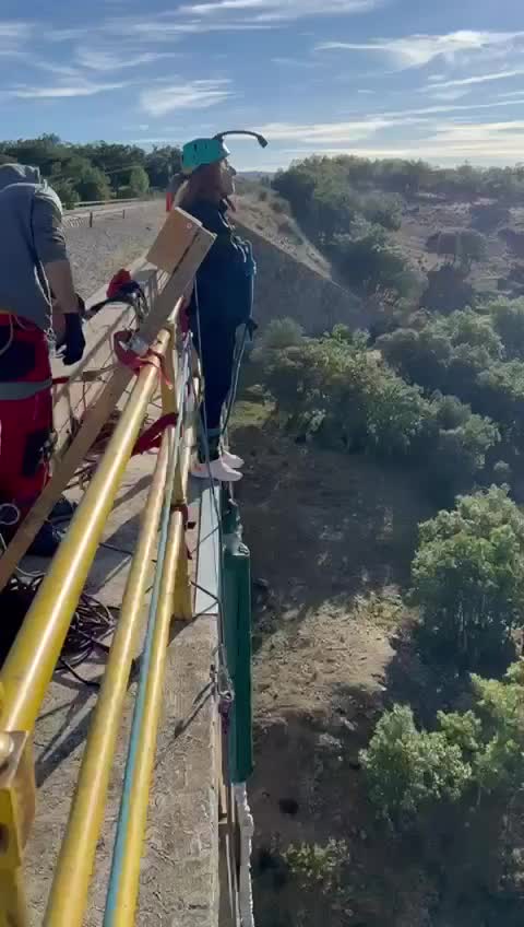 res_o-63203-puenting_de_mercedes-romero-santos_17276082247169.mp4 res_o-63203-puenting_de_mercedes-romero-santos_17276082247169.mp4
