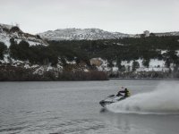 motos en el embalse