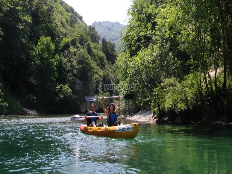 Rafting Kayaks Y Canoas Por El R o Deva En Cantabria
