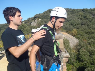 Salto puenting en el Puente de Arquijas en Zúñiga