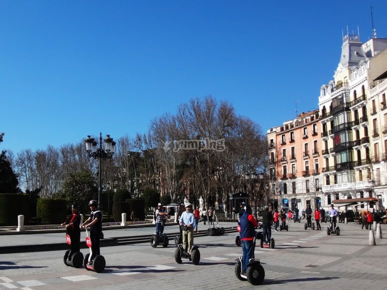 Segway en la Plaza de Oriente