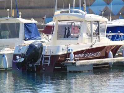 Black Crab Paseos en Barco