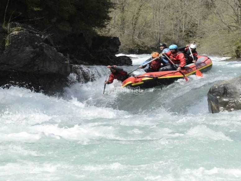 rafting en el río veral