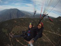  Paragliding 