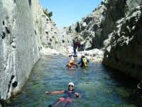  In der Schlucht schweben 