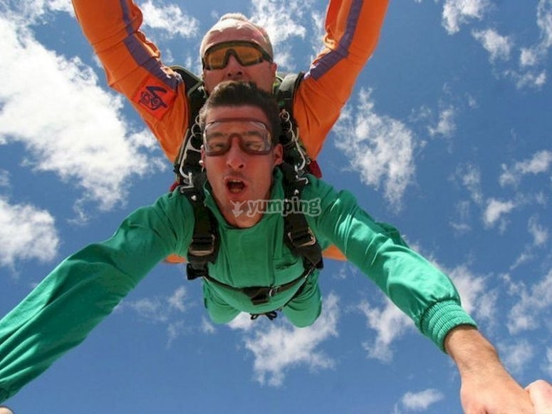 Haz un salto en paracaídas en Ontur Haz un salto en paracaídas en Ontur