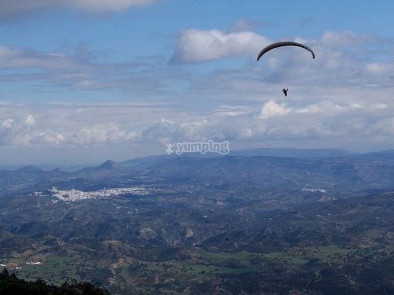 Haz un vuelo en parapente tándem en Algodonales Haz un vuelo en parapente tándem en Algodonales