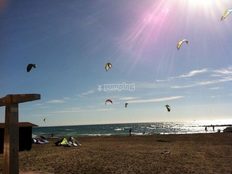 Kitesurf en playa La Bocana Kitesurf en playa La Bocana