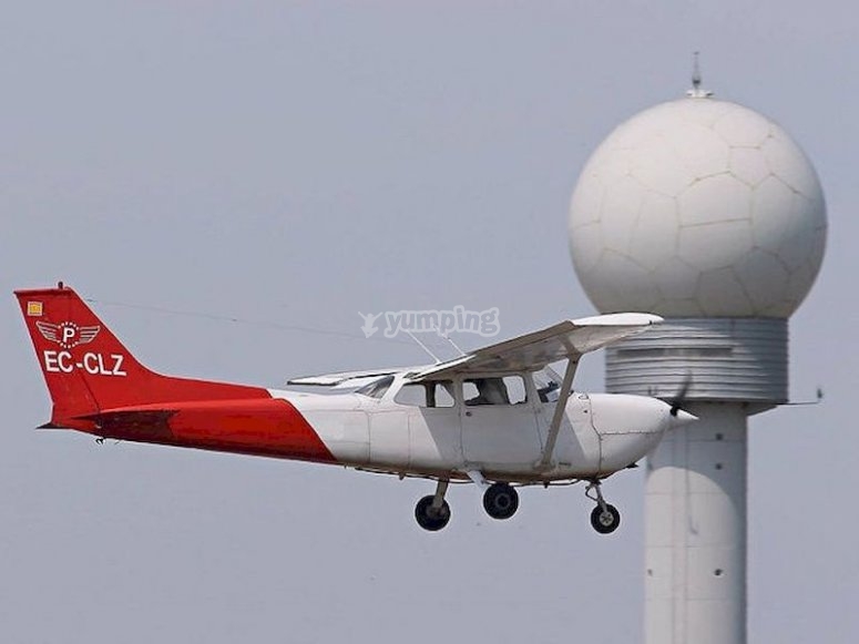 Pilota una avioneta en Son Bonet Pilota una avioneta en Son Bonet