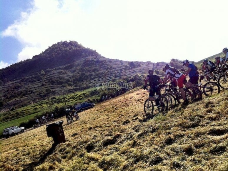 Alquila una BTT para recorrer Fornells Alquila una BTT para recorrer Fornells