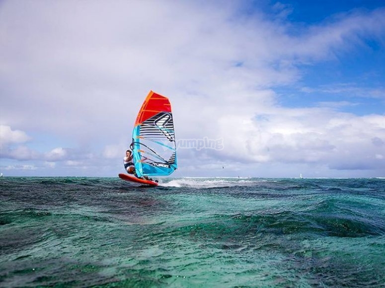 Clases de windsurf en Es Mercadal Clases de windsurf en Es Mercadal