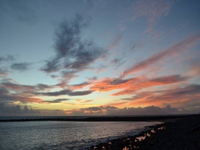 直升机骑在海岸上