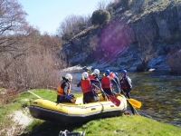  Mettre le radeau dans la rivière Tormes