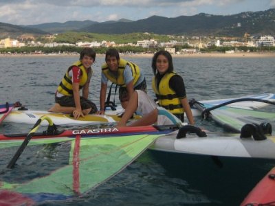 Alquiler de material de windsurf en Calella, 1h
