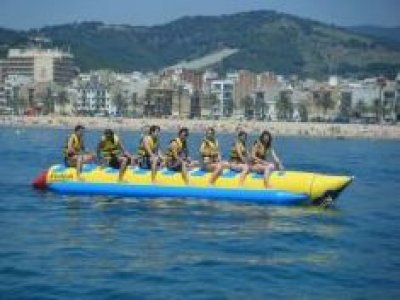 12 minutos de paseo en banana boat en Calella