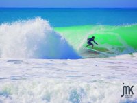  Surfista profissional Luis Ansin 