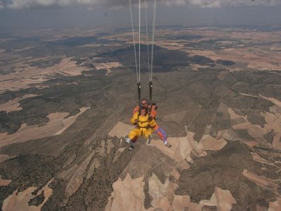 Superdomingos: Salto en paracaídas en Ontur
