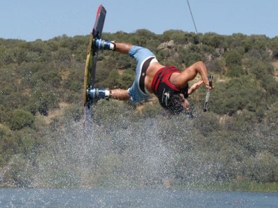Sesión de wakeboard en Valdemorillo, 15 min