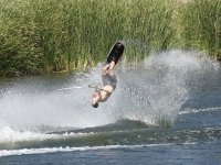  Pirueta com prancha de wakeboard 