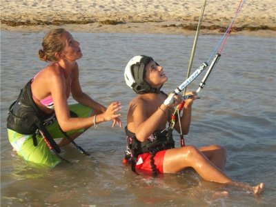 Curso básico de kitesurf, playa Deveses, Denia