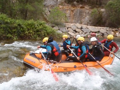 Rafting para team building en Montanejos