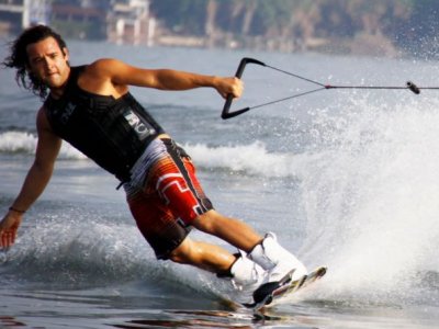 Ski acuático en Marbella, 20 minutos