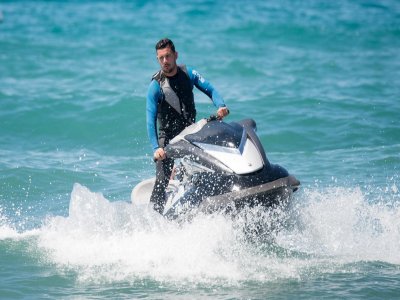 Jet ski de dois lugares em Marbella 15 minutos