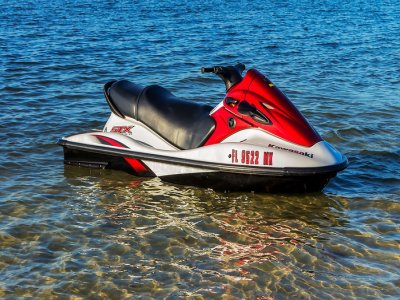 Moto de agua 30 m + picoteo + Quad 15 m gratis