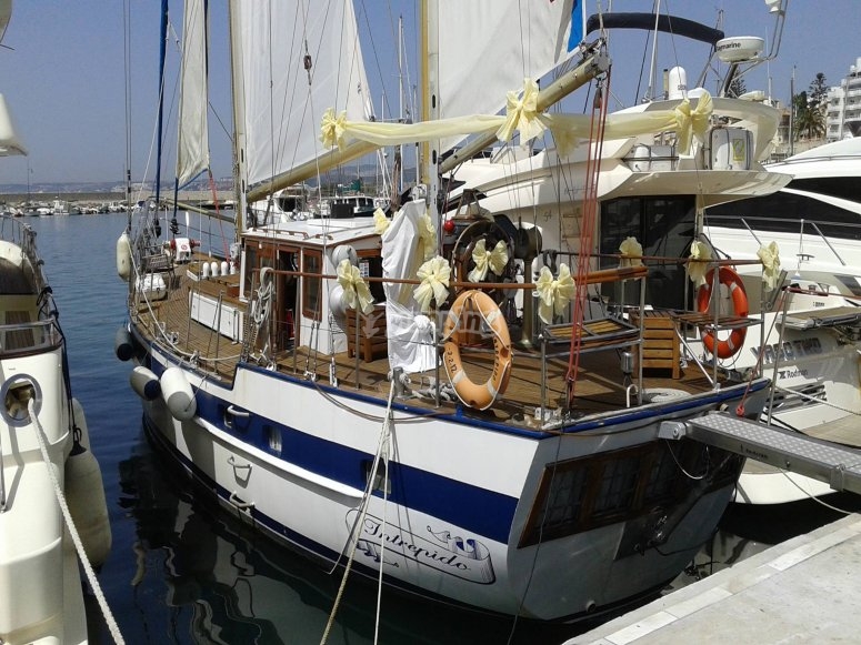 Velero en exclusiva y cena romantica en Estepona - Ofertas ...