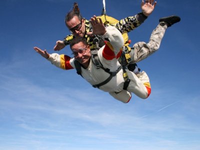 Salto Tandem Paracaidas En Castellon A 4000 Metros Ofertas Aventura Yumping Com