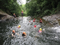  Nuoto nel fiume 