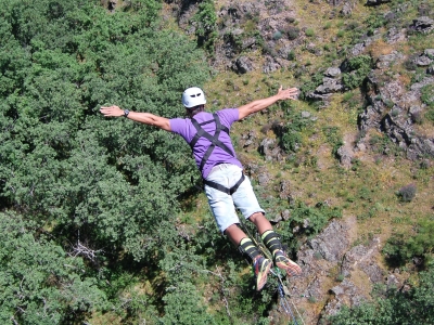 Super Bungee Jumping di 40 metri a Madrid con foto