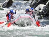  Rafting in verschiedenen Flüssen 