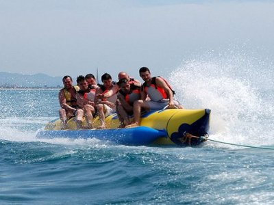 15 minutos de banana boat en Pineda de Mar