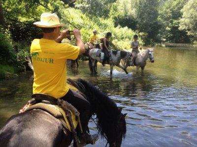 Excursión a caballo de 2 horas por Valle de Río Ser