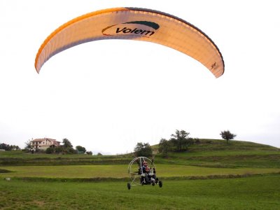 Vuelo en Paramotor en Berga 20 minutos