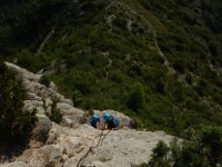 Supervisando el material en la ferrata