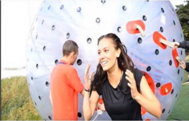 Experiencia Zorbing en Staffordshire durante 1 hora