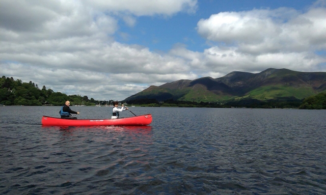 Sesión de piragüismo para adultos en el lago Derwentwater 3h