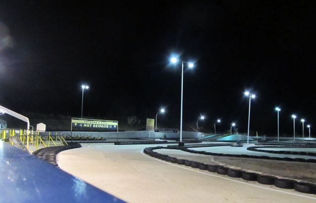  Die Kartbahn bei Nacht