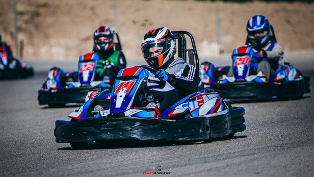 4-stroke kart race 