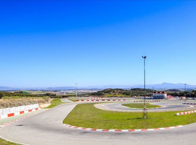  Curve on the kart track 