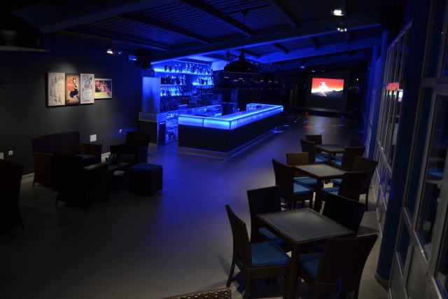 Cafeteria y Terraza-Disco