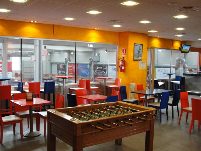  Cafeteria 