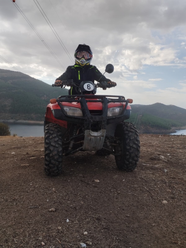 Opinión de Ramona sobre 1 h de ruta en quad en la Sierra Norte Opinión de Ramona sobre 1 h de ruta en quad en la Sierra Norte