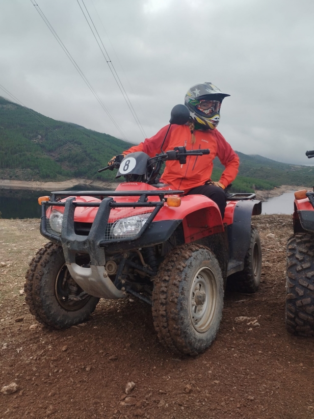 Opinión de Elena sobre Ruta en cuatrimoto en la Sierra Norle 1 hora y media