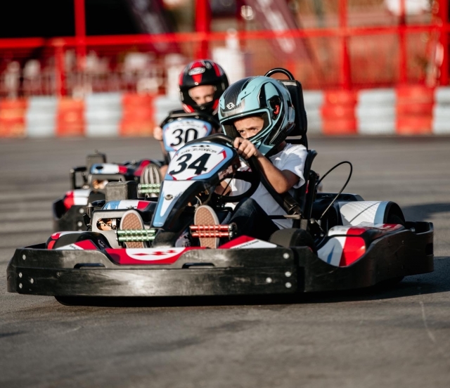 Carrera de karting infantil