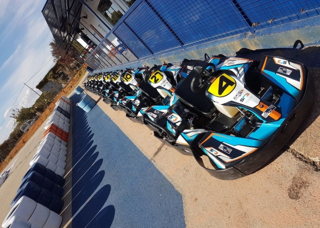  Karts vor dem Rennen 